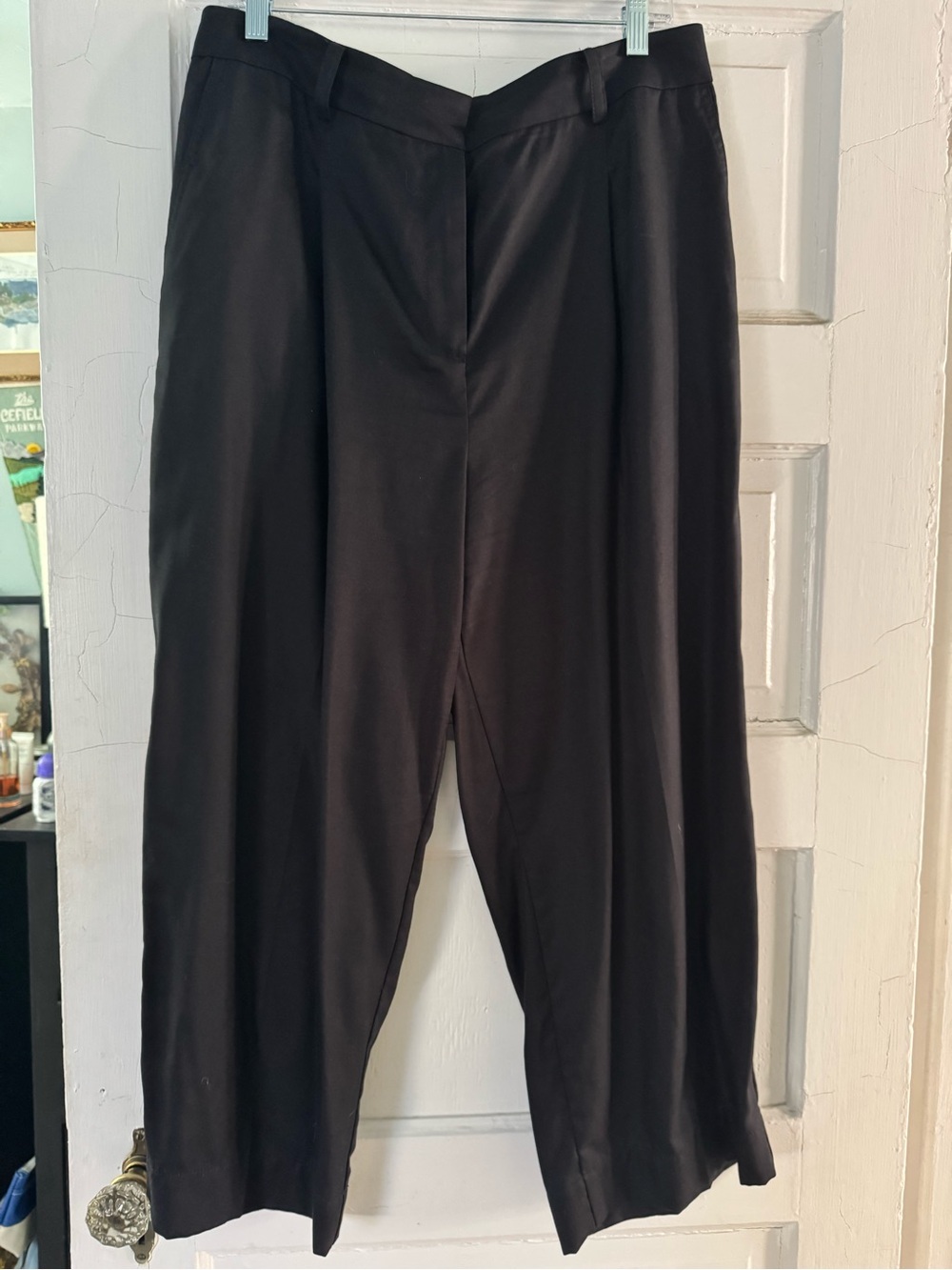 Ann Taylor Black Pleated wide leg dress trousers - Linen blend.